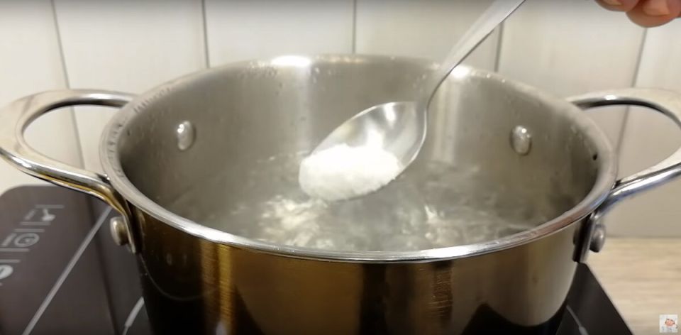 Праздничный салат с курочкой и грибами для весеннего стола