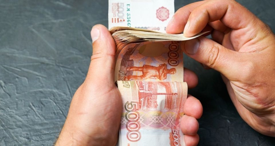 Запретят ли хранить деньги дома? 5 простых шагов, чтобы сохранить сбережения