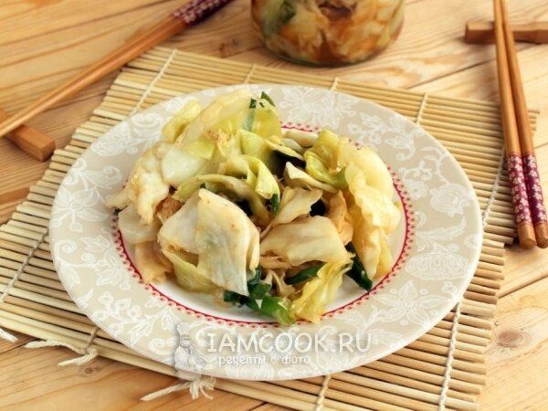 Невероятно вкусная закуска из молодой капусты для всей семьи